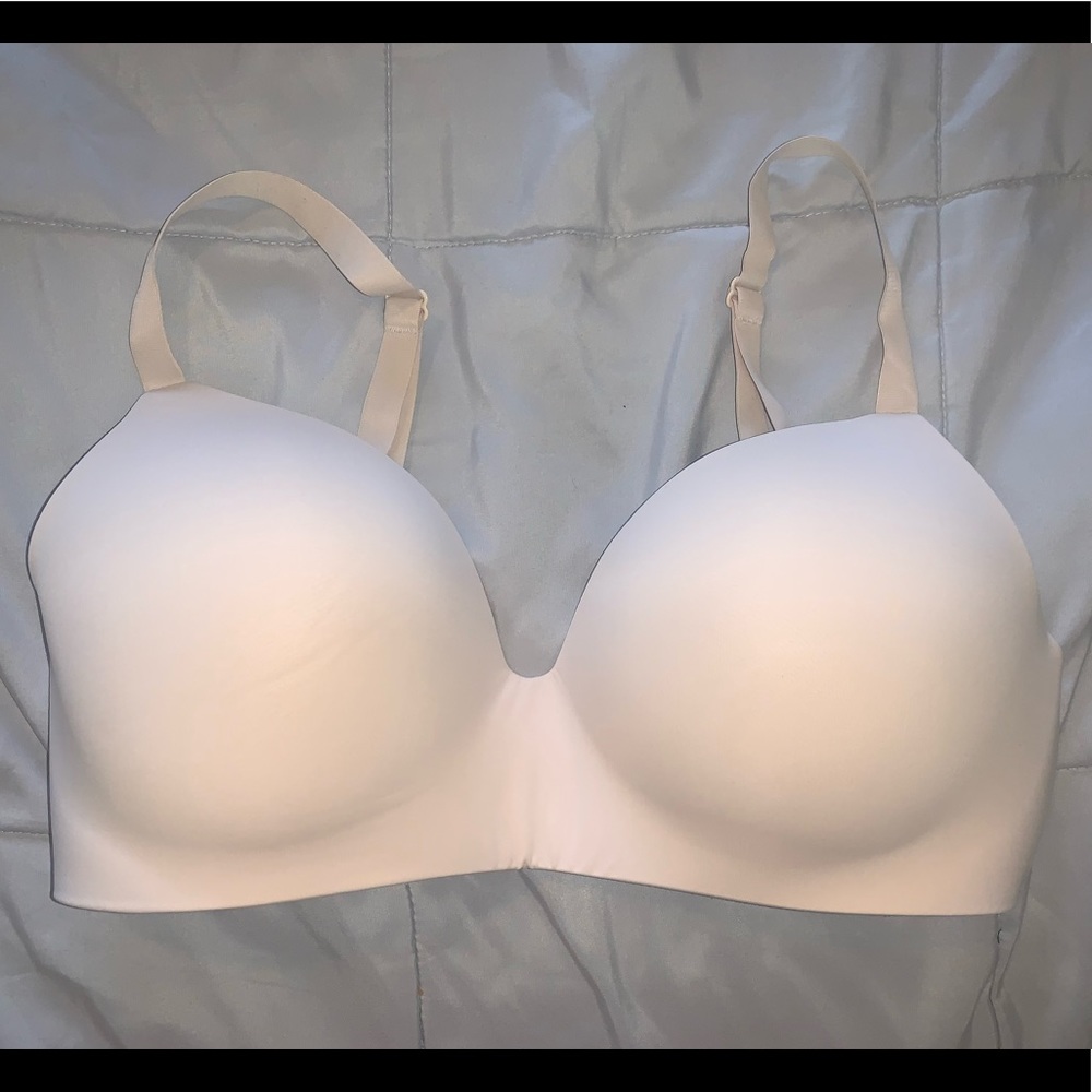 NWOT VS Pink T-Shirt Bra